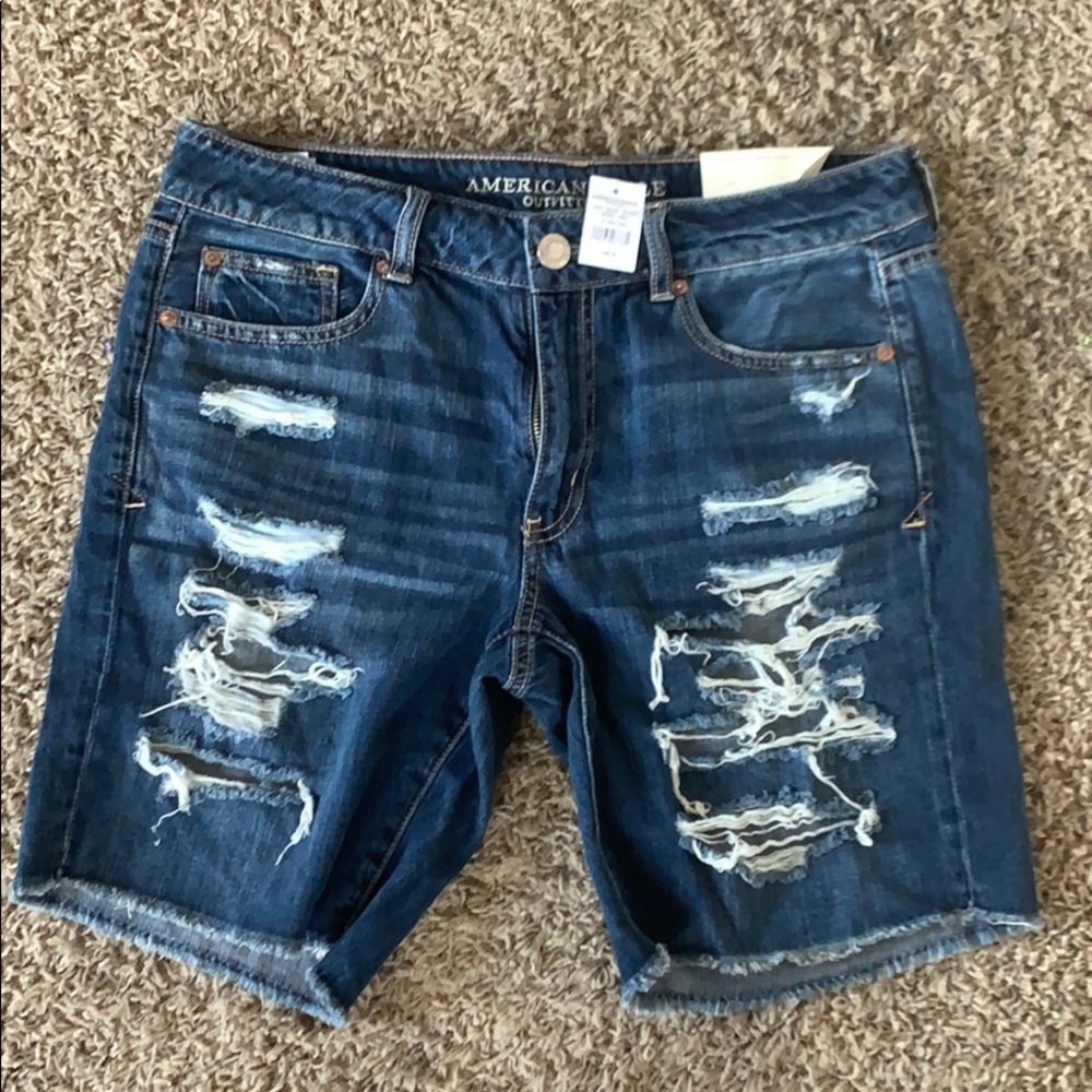 American Eagle Tomgirl Bermuda distressed shorts
